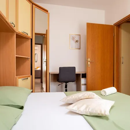Apartment Anita Trogir Exterior photo